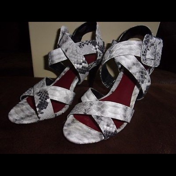 BLACK/WHITE SNAKE PRINT, 3" Heels, SZ 8.5M - Picture 2 of 7